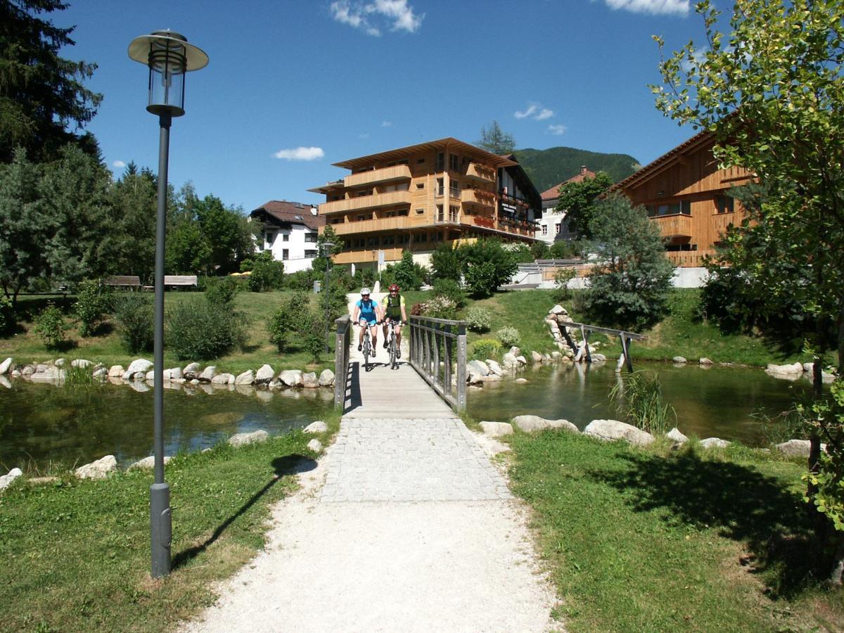 Hotel Broetz Rasùn di Sotto エクステリア 写真