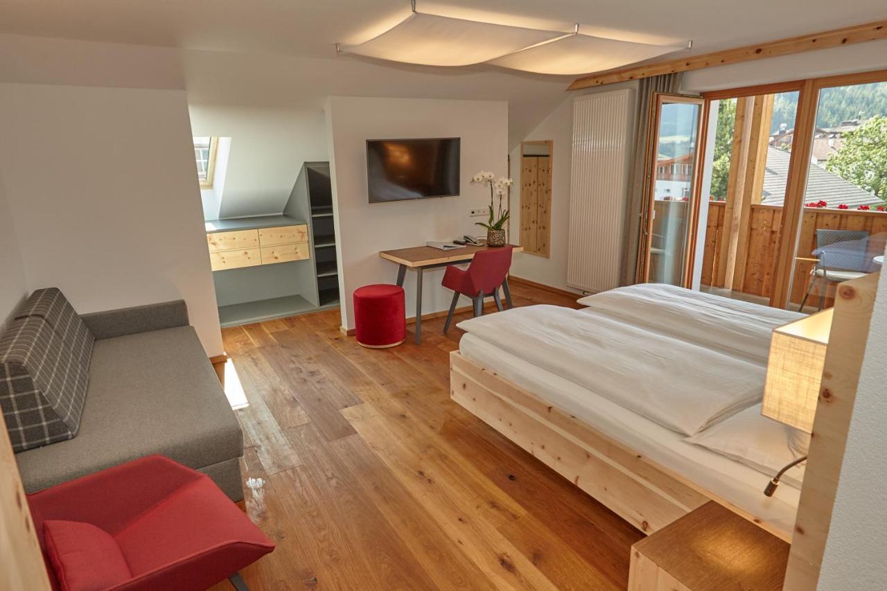 Hotel Broetz Rasùn di Sotto エクステリア 写真