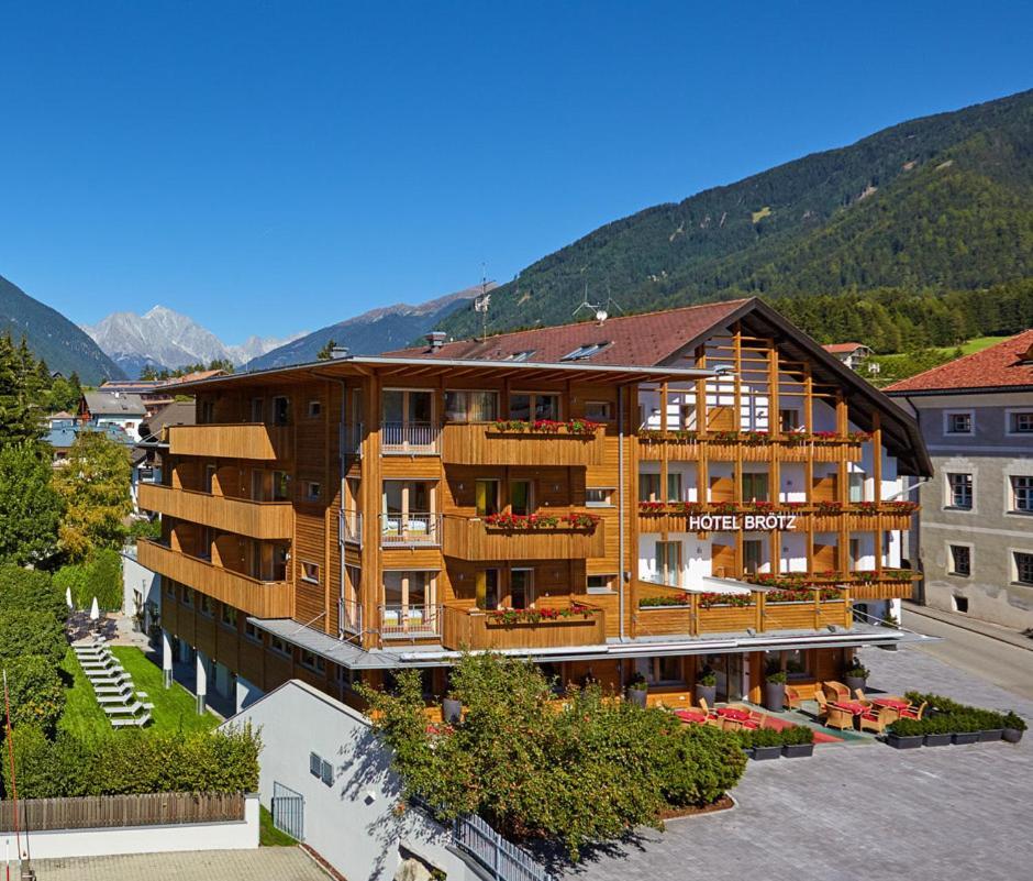 Hotel Broetz Rasùn di Sotto エクステリア 写真