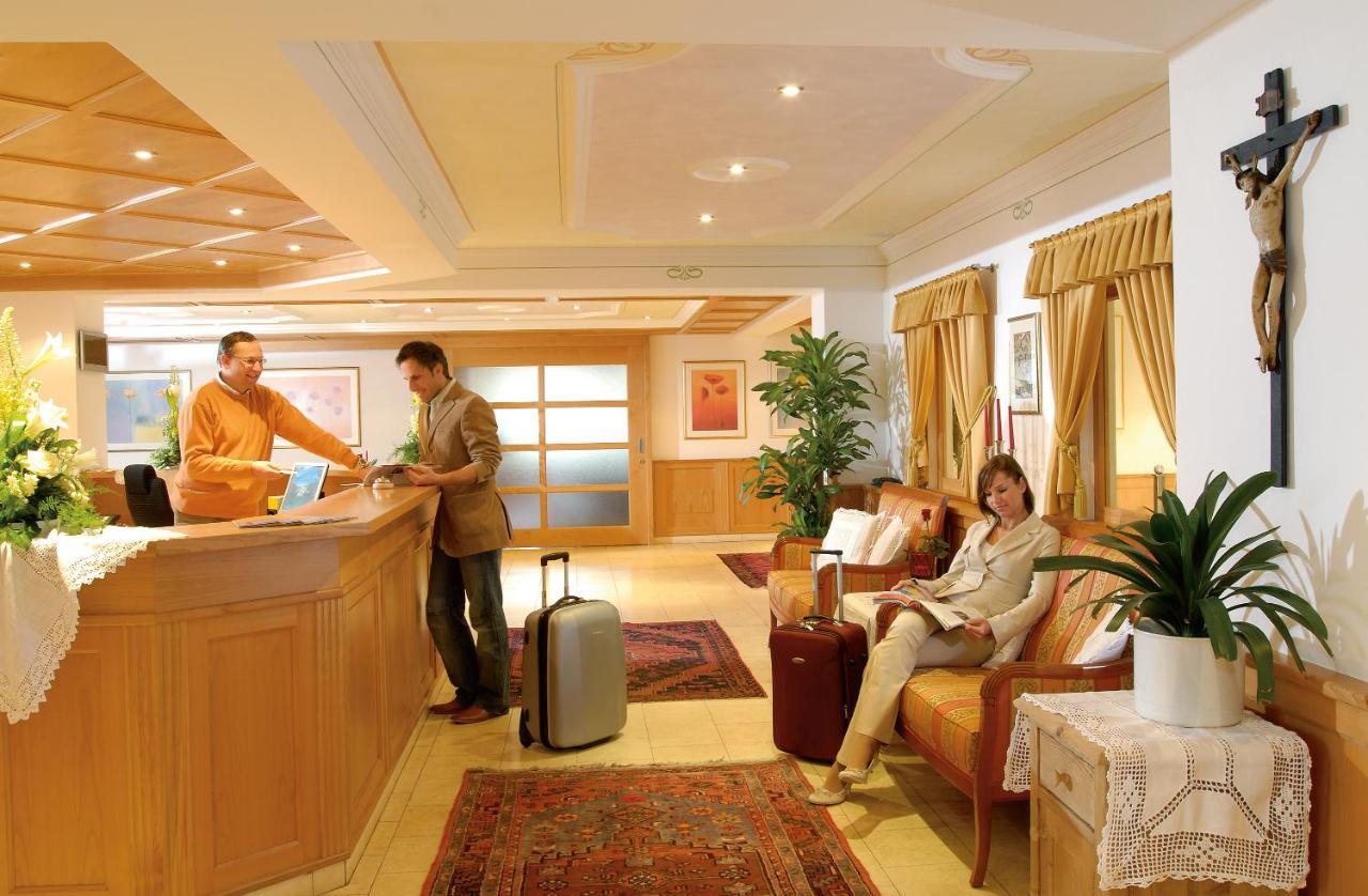 Hotel Broetz Rasùn di Sotto エクステリア 写真