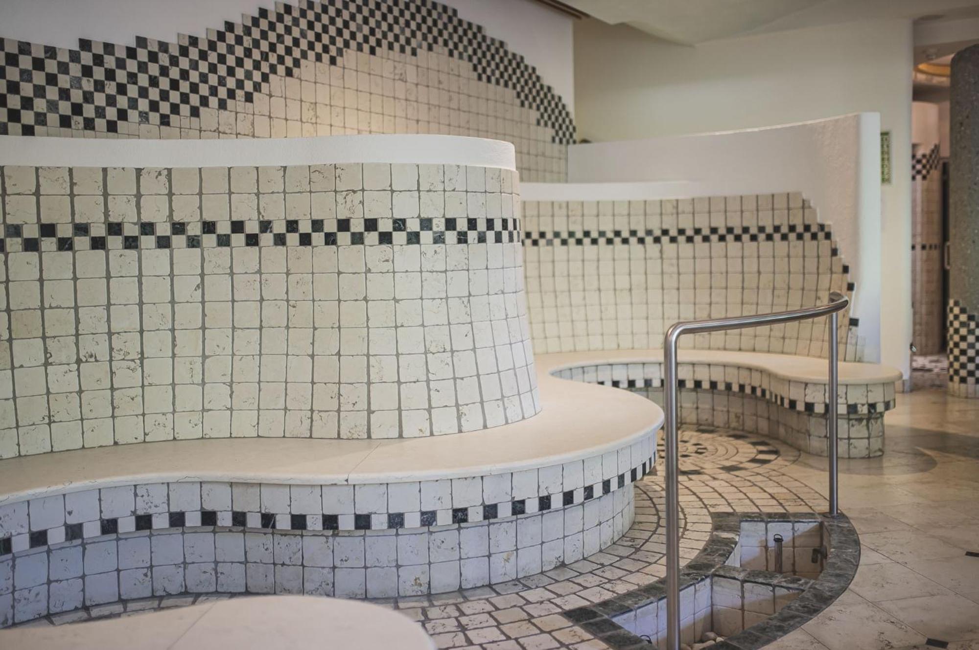 Hotel Broetz Rasùn di Sotto エクステリア 写真