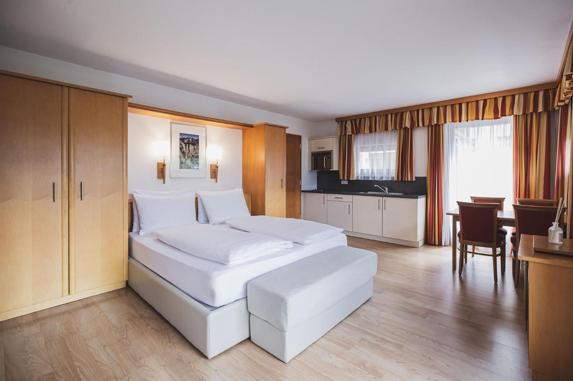 Hotel Broetz Rasùn di Sotto エクステリア 写真